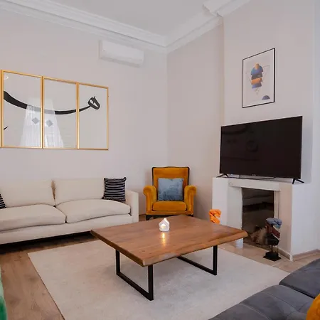Spacious 3-bedroom 2-bathroom With Location *