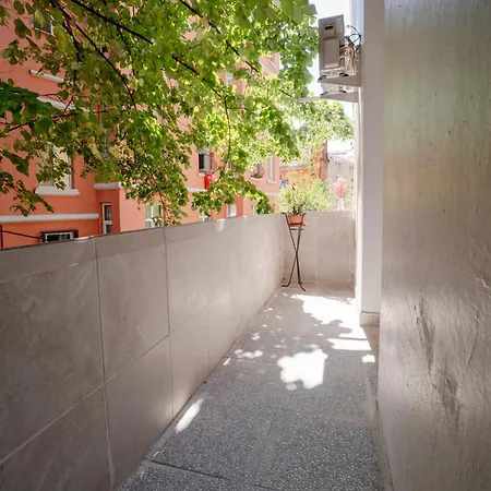 Spacious 3-bedroom 2-bathroom With Location 이스탄불