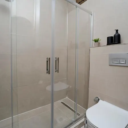 Spacious 3-bedroom 2-bathroom With Location *