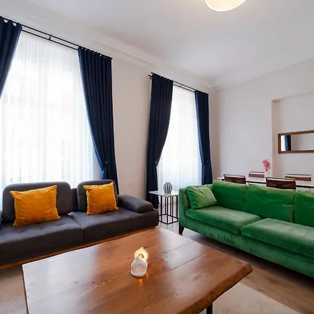 아파트 Spacious 3-bedroom 2-bathroom With Location *