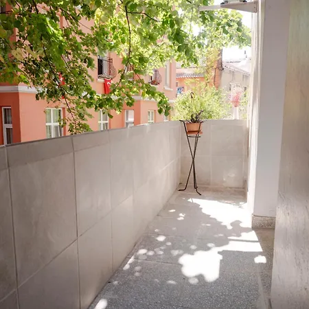 Spacious 3-bedroom 2-bathroom With Location *