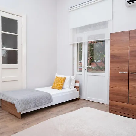 아파트 Spacious 3-bedroom 2-bathroom With Location *