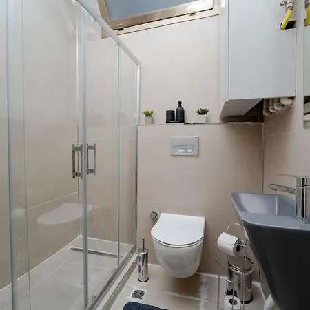 Spacious 3-bedroom 2-bathroom With Location * اسطنبول