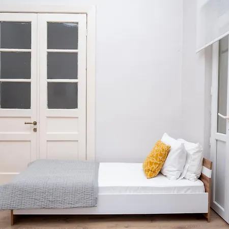 Spacious 3-bedroom 2-bathroom With Location شقة *