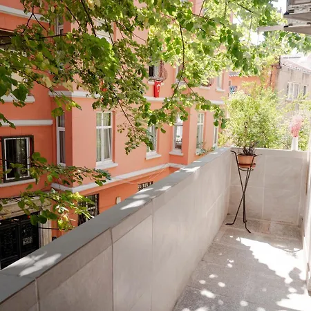 Spacious 3-bedroom 2-bathroom With Location * اسطنبول